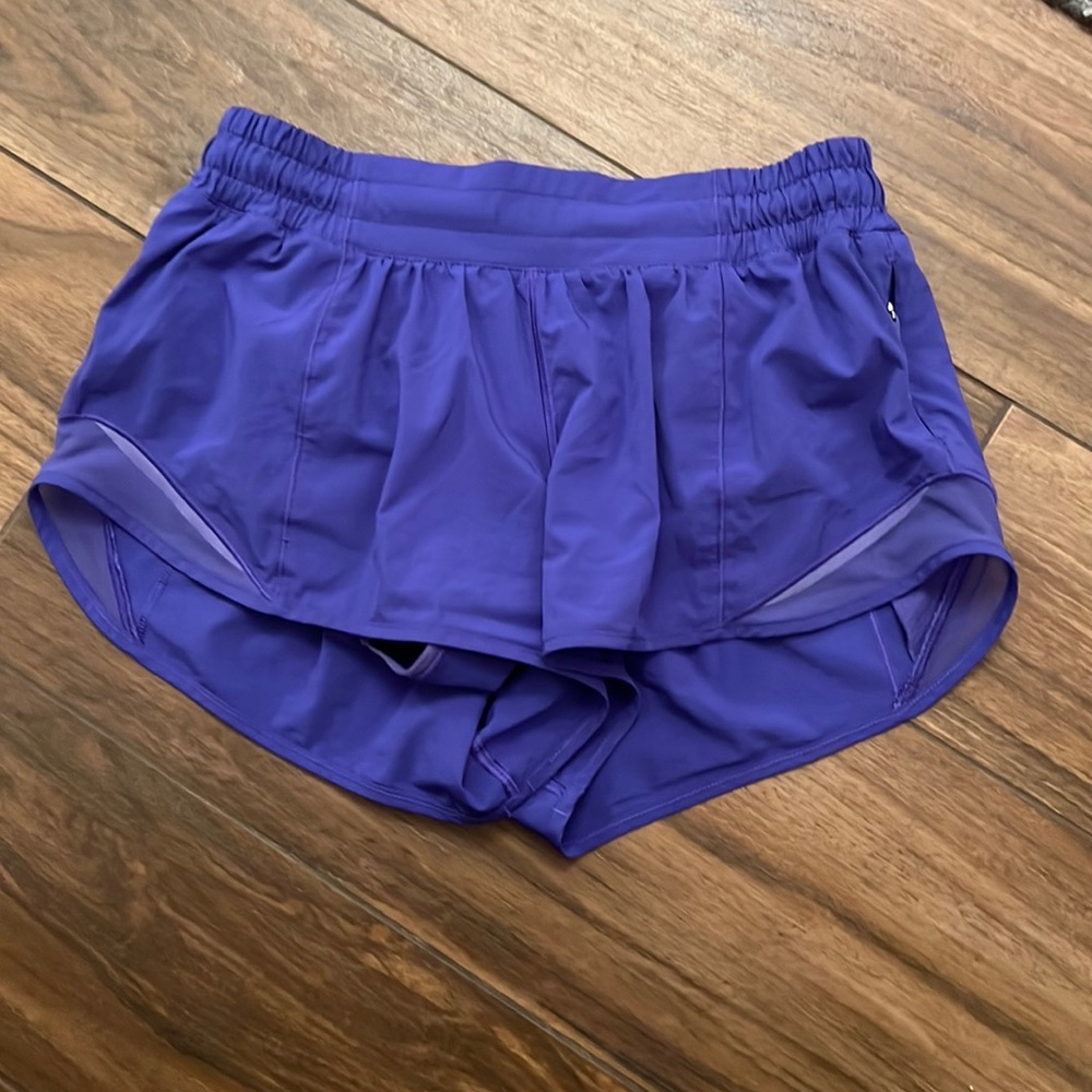 Lululemon Hotty hot shorts 2.5”